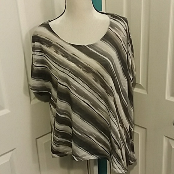 Faded Glory Tops - ASYMMETRIC FLOWEY TOP